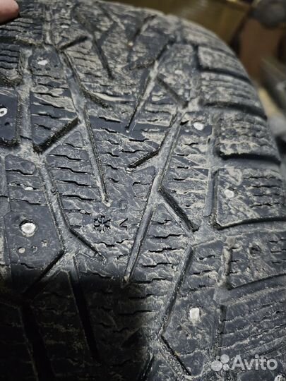 Nokian Tyres Hakkapeliitta 7 215/65 R16 102T