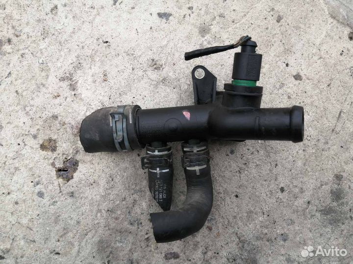 Патрубок Фольксваген жук 06A121133Q