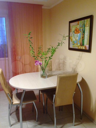 3-к. квартира, 100 м², 2/18 эт.