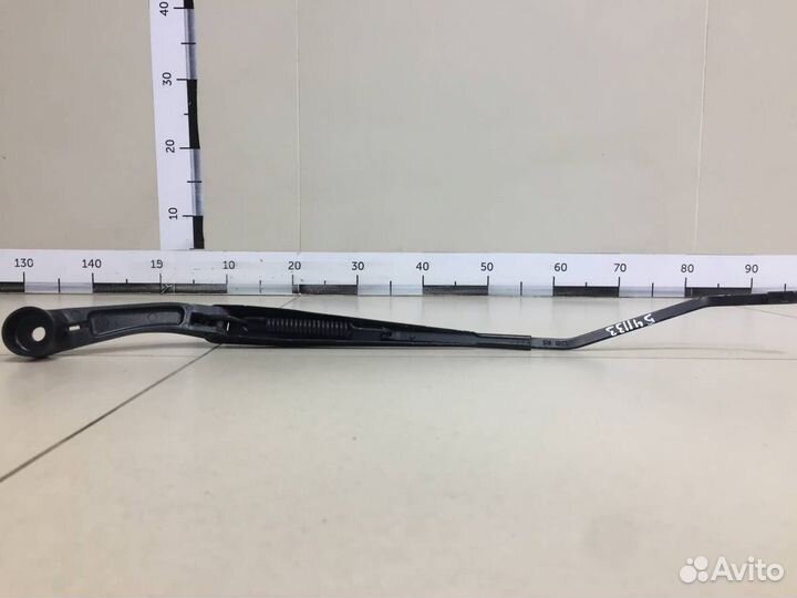 Поводок стеклоочистителя передний правый Mitsubish