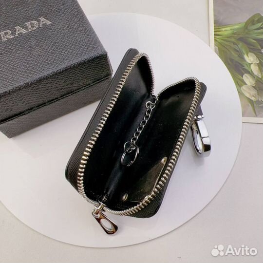 Ключница Prada