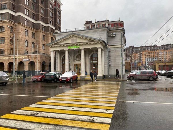 Продам торговое помещение, 210 м²