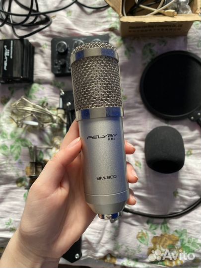 Конденсаторный микрофон с звуковой картой