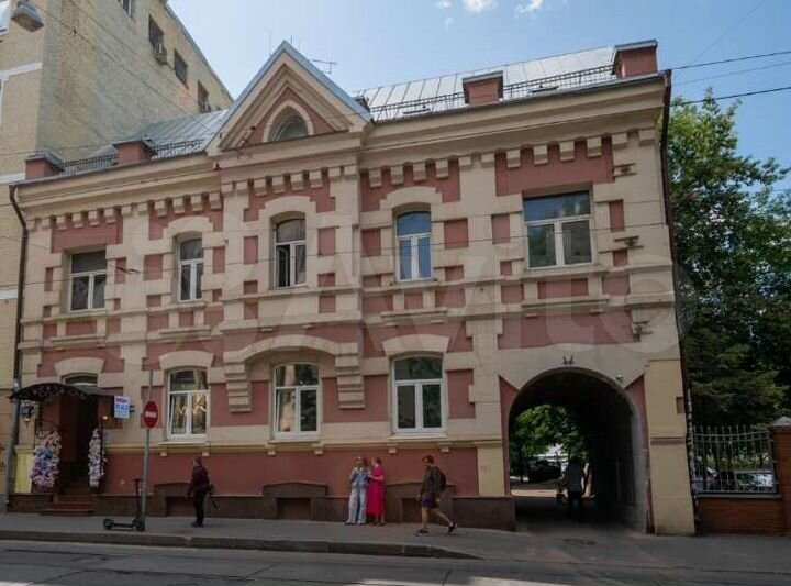 Здание в стиле лофт в 200 метрах от Метро Бауманск
