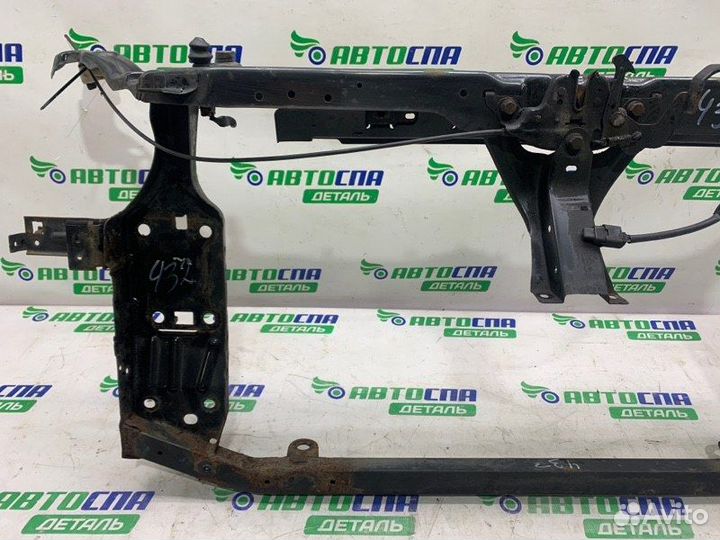 Телевизор панель радиаторов передний Nissan