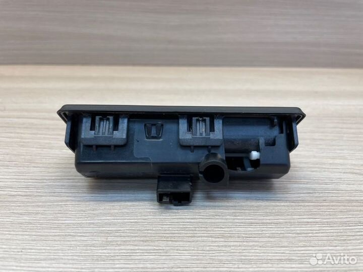 Кнопка открывания багажника Skoda Rapid