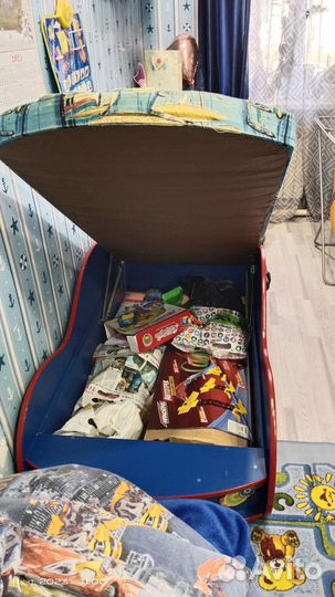 Детская кровать машинка