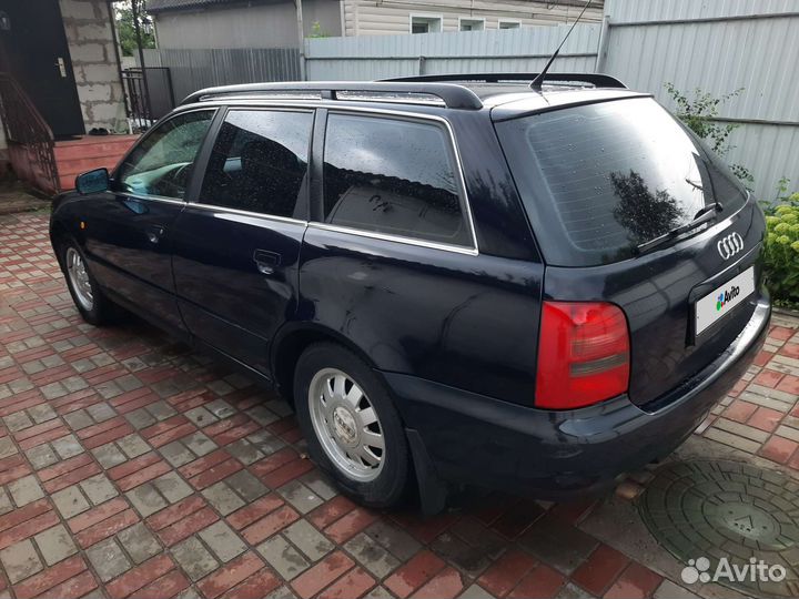 Audi A4 2.4 МТ, 1998, 200 000 км