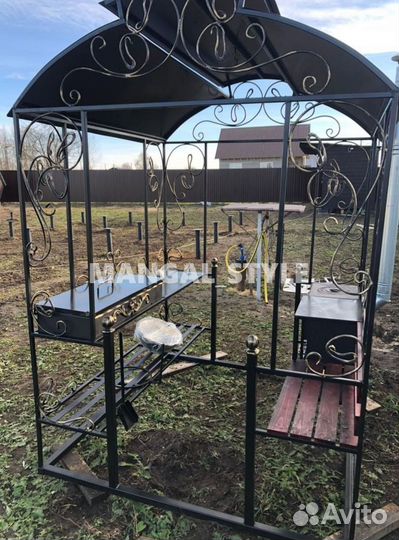 Мангал с крышей