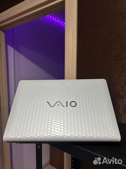 Белоснежный ноутбук Sony Vaio