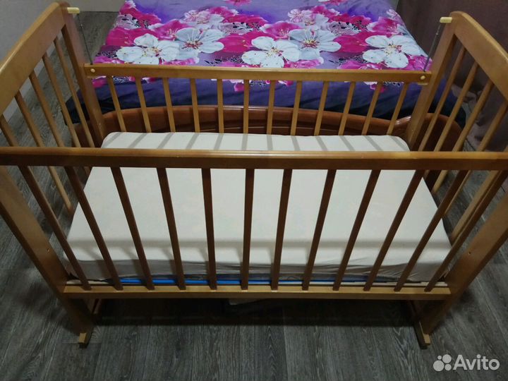 Кроватка маятник + матрац