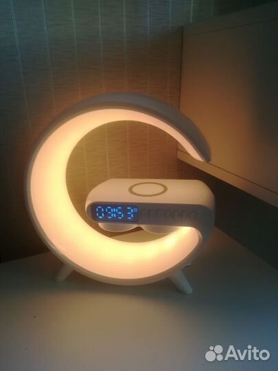 Светильник с радио