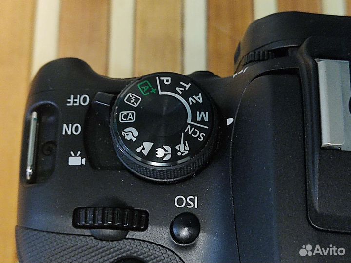 Canon 100d Зеркальный фотоаппарат