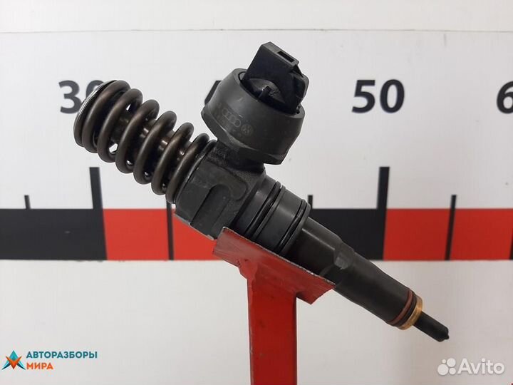 Форсунка Volkswagen Passat B6 2008 038130073AG