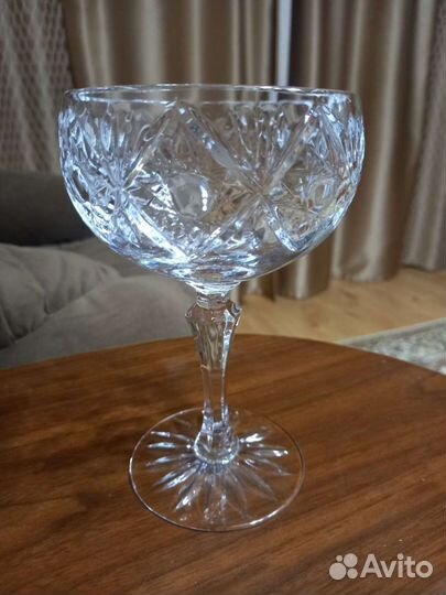 Новые хруст.креманки и ладьи - 8 штук. и Бокалы 6ш