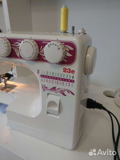 Швейная машина Janome 23e