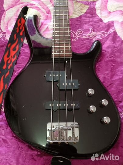 Бас гитара 4 струны Cort Action-Bass-Plus