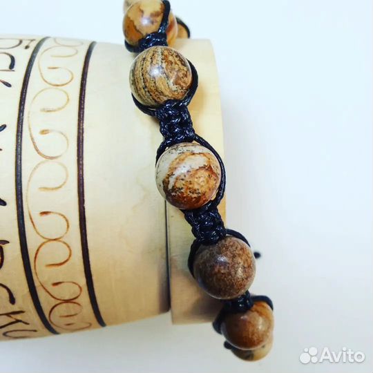 Браслеты и кулоны из натуральных камней