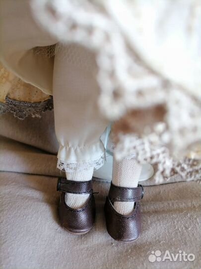 Коллекционная фарфоровая кукла с клеймом