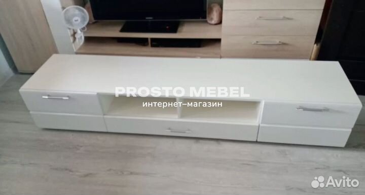 Тумба пoд телевизoр