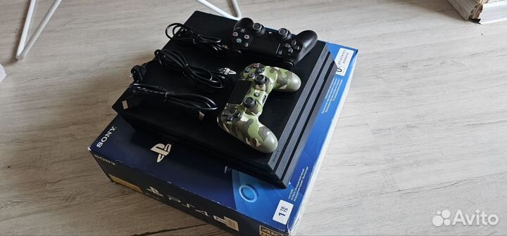 Sony ps4 pro 1tb в идеале, 2 геймпада