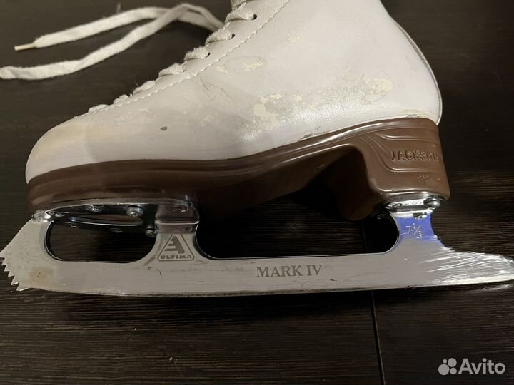 Фигурные коньки Jackson