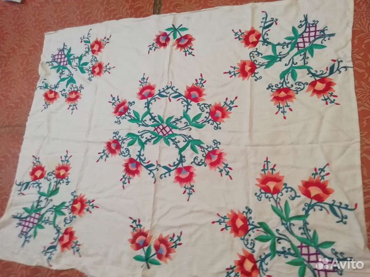Скатерть с ручной вышивкой винтаж СССР