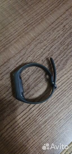 Фитнес-браслет Samsung galaxy Fit е