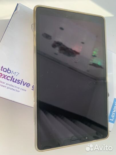 Планшет Lenovo tab M7