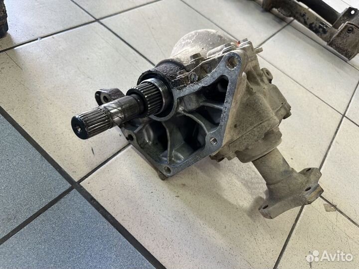 Раздатка передняя Рено Дастер Duster 2012 2.0