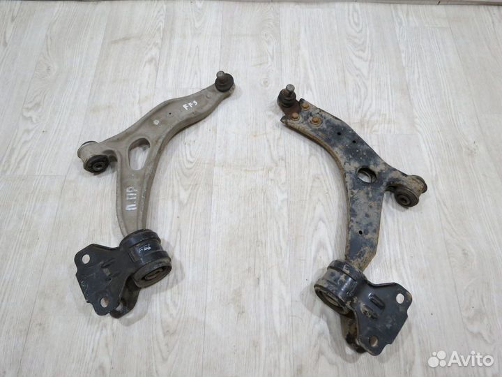 Рычаг передний Ford Focus 3