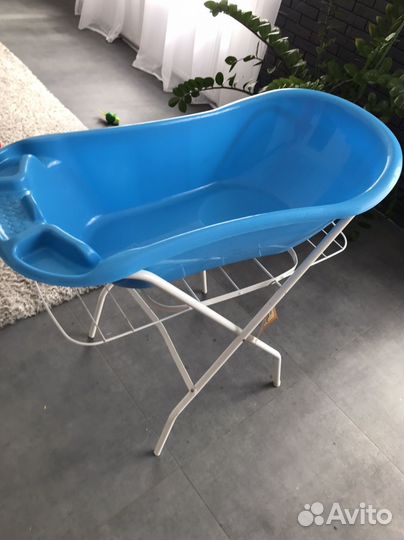 Ванночка для купания с подставкой