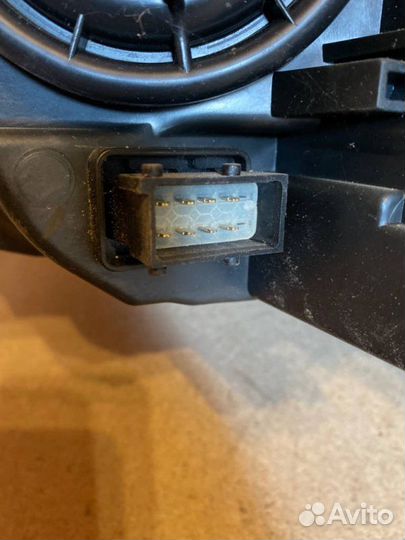 Фара передняя правая Opel Astra J 2009-2017