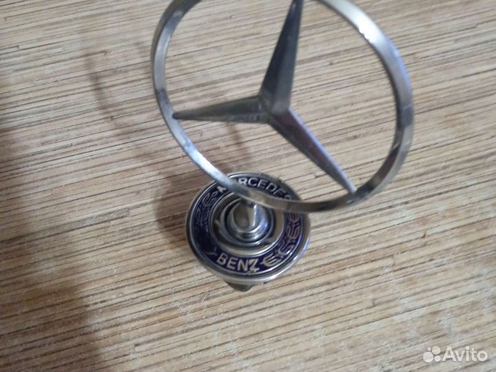 Оригинальный значок mercedes