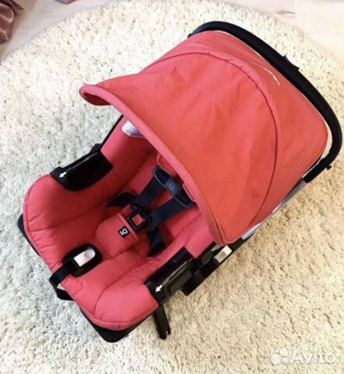 Детское автокресло Doona с базой Isofix