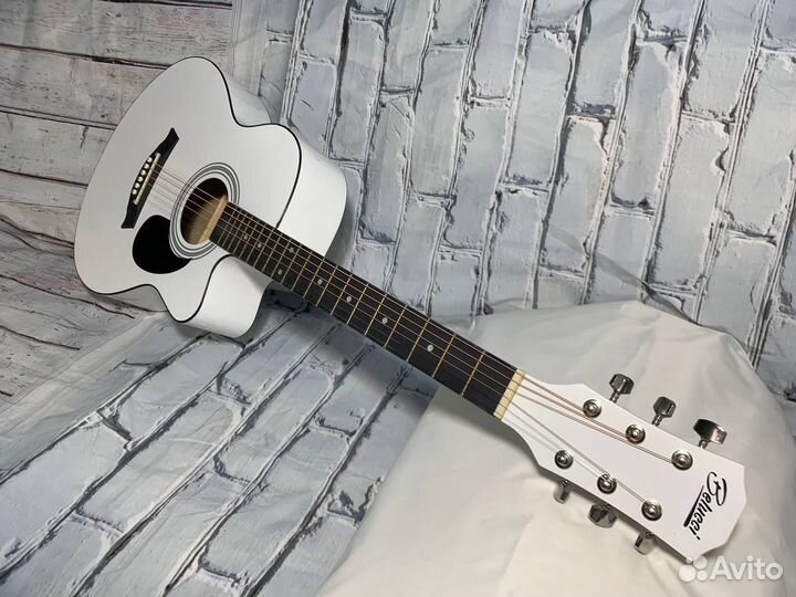 Акустическая гитара