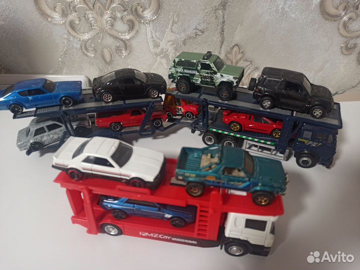 Грузовики Мерседес и Скания