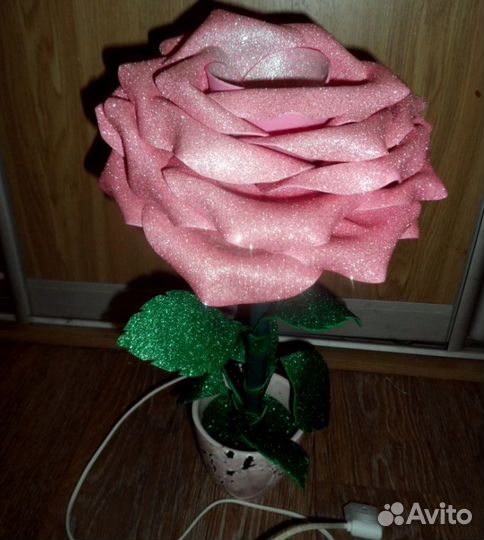 Светильник настольный роза