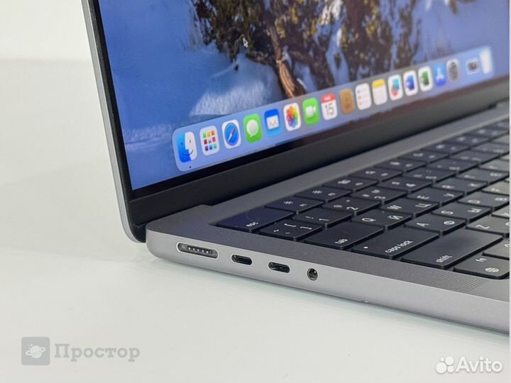 Apple MacBook Pro 14 (2021, M1 Pro) 16 / 512 / Gra