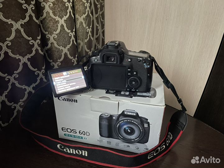 Продам зеркальный фотоаппарат Canon 60D