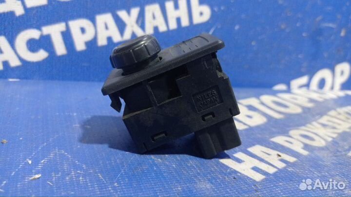 Блок управления зеркалами Nissan Almera N16 седан