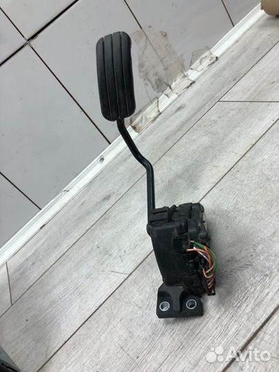 Педаль газа Opel Vivaro фургон F9Q 760 2002