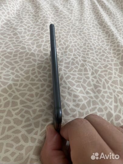 Телефон iPhone 7