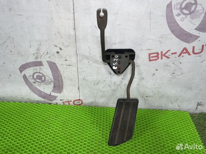 Педаль газа и тормоза Chevrolet Suburban GMT400