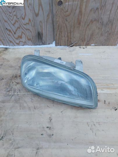 Фара правая Toyota RAV4 (XA10) SXA10 1997