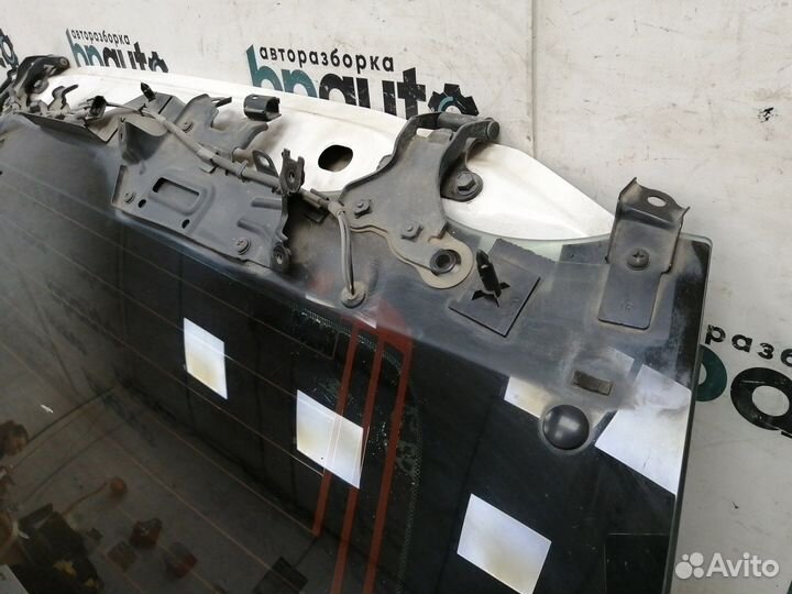 Крышка багажника 67005-60F50