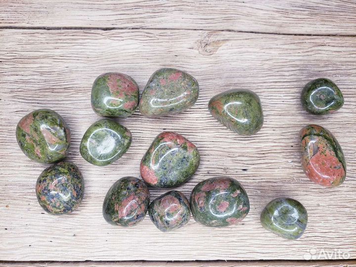 Натуральный камень аметист, содалит,лазурит, кварц