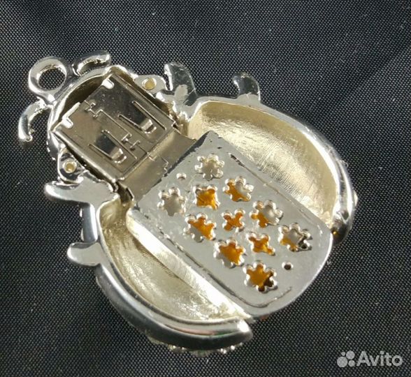 Новая флешка Серебряный Жук подвеска