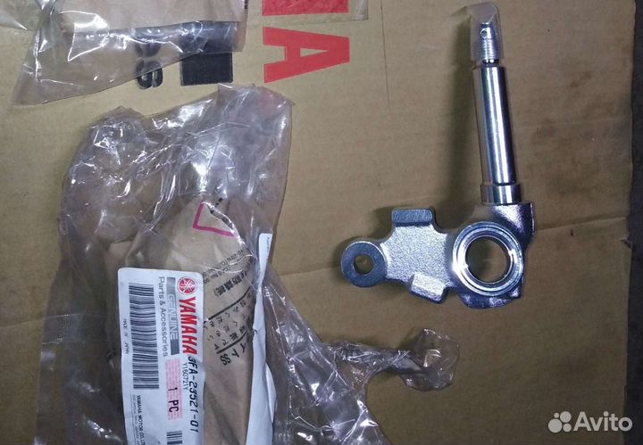 Новый оригинальный поворотный кулак Grizzly 125