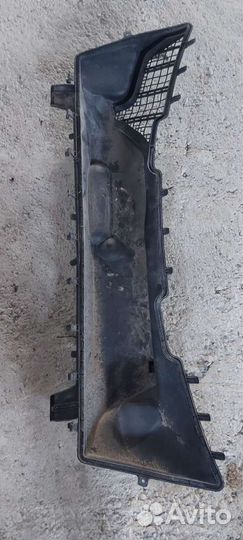 Воздухозаборник капота на Mercedes W210